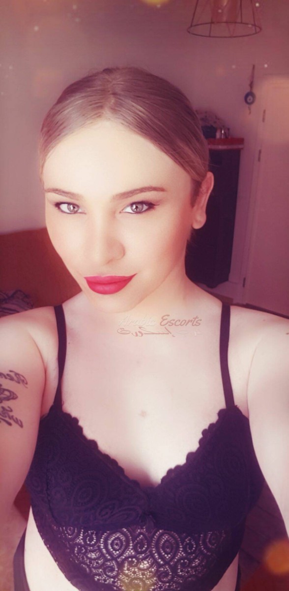 Andrea blond shemale istanbul