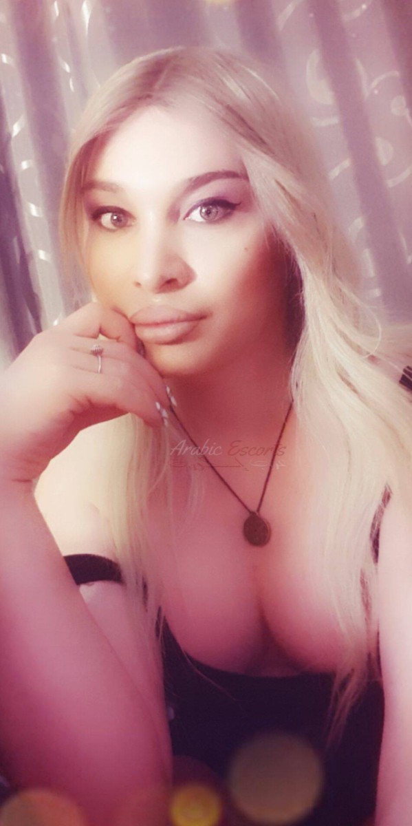 Andrea blond shemale istanbul