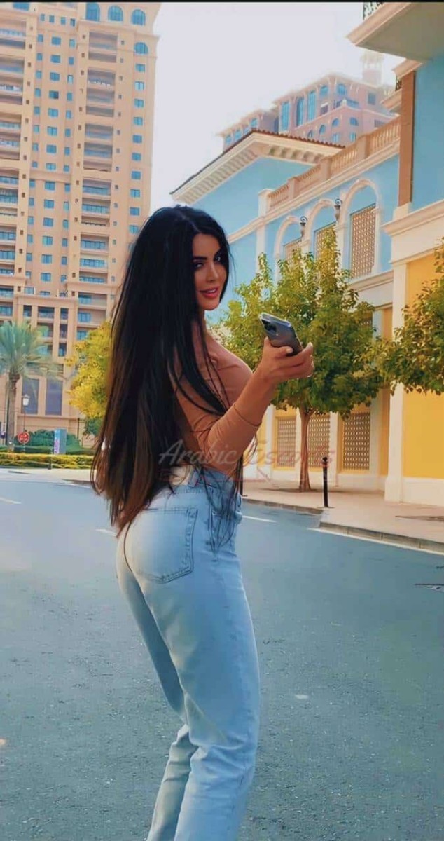 Julia I am here only one natural fitness body